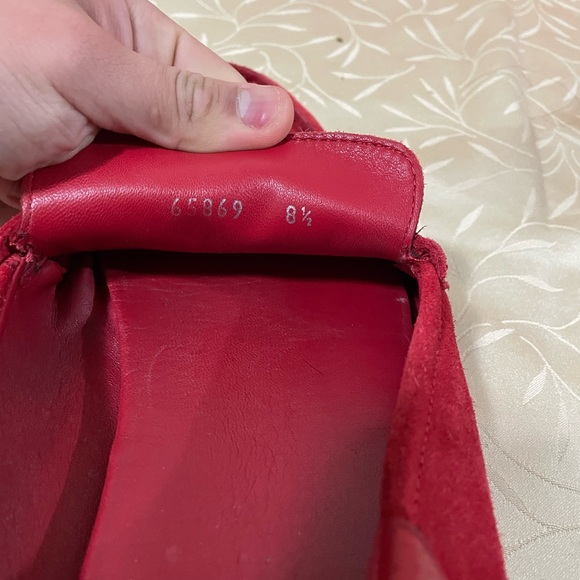 Gucci Red Velvet Loafers - Picture 6 of 6